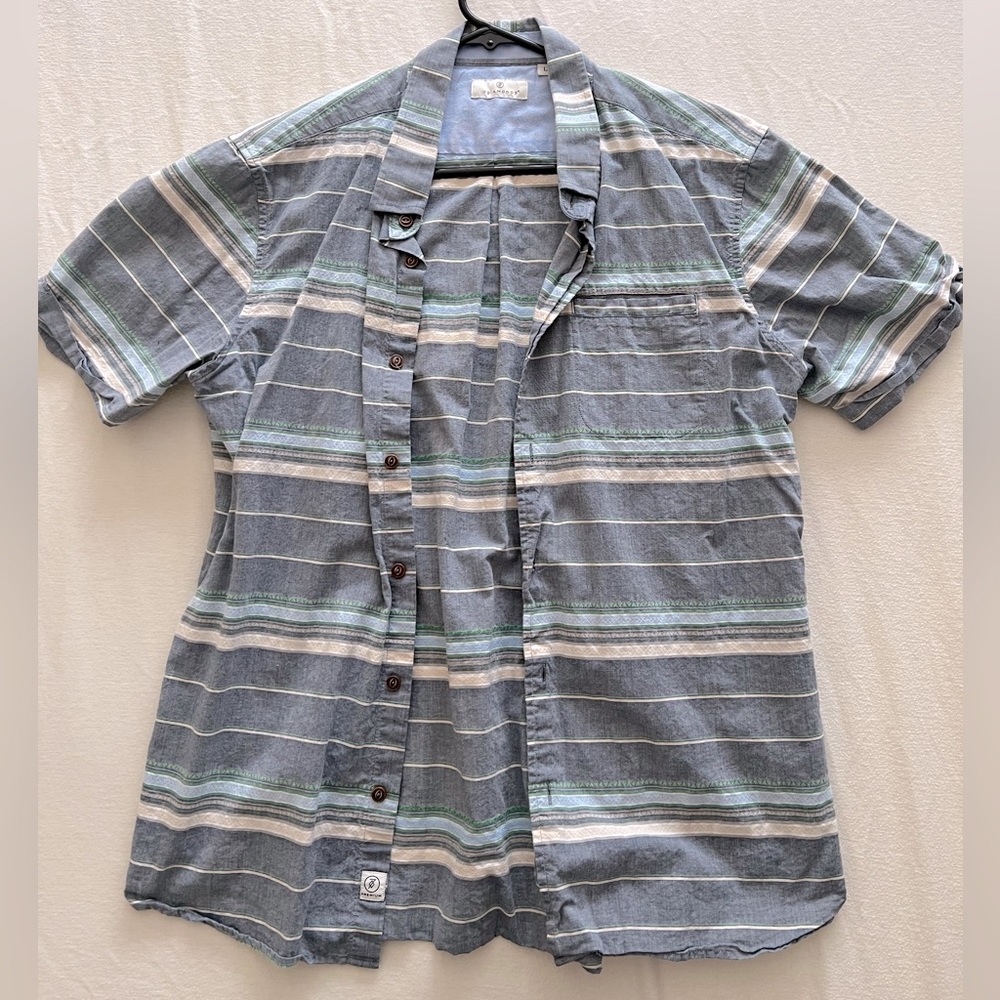 7 Diamonds Large Multi colored striped short sleeve button down shirt.